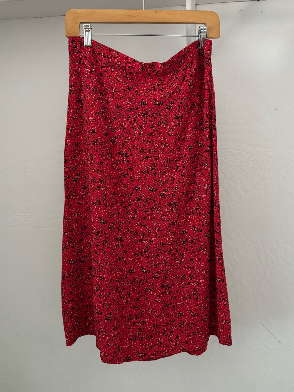 Bundle 3 for 50% off Old Navy Red Speckled Pull-On Midi Skirt